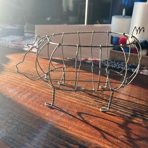 Decorative Wire Pig Basket
